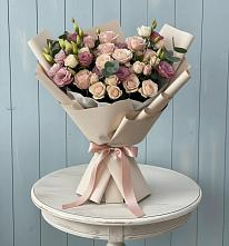 Букет цветов из:  Розы и Лизиантусы в Цильне