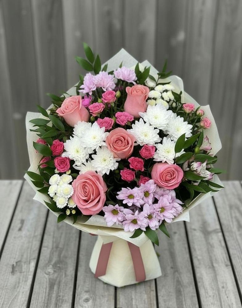 Букет цветов из: Альстромерии, Гвоздики, Розы и Хризантемы в Цильне