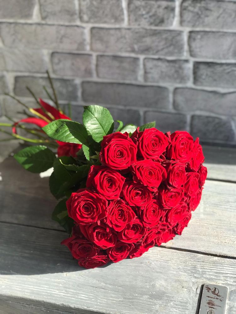 Букет Красные розы Фридом в Цильне