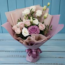 Букет цветов из:  Розы и Лизиантусы в Цильне
