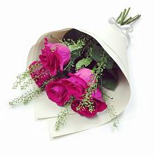 Букет цветов из:  Розы в Цильне