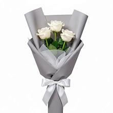 Букет 3 белые розы в Цильне