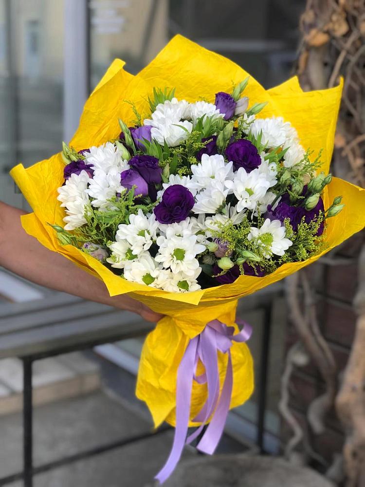 Букет цветов из: Ирисы, Хризантемы и Ромашки в Цильне