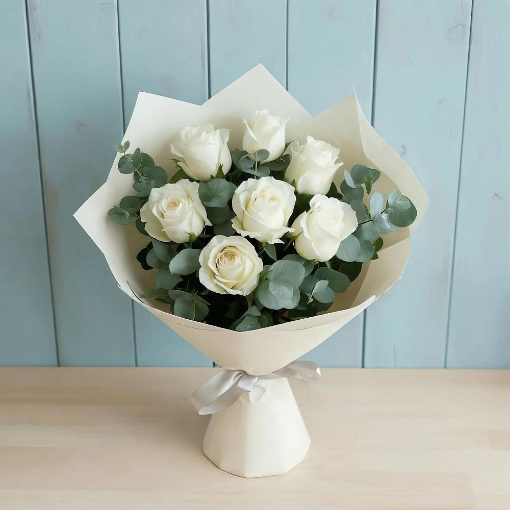Букет Белые розы в Эвкалипте в Цильне