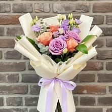 Букет цветов из:  Лизиантусы и Розы #REPLACE_PRED# Цильне