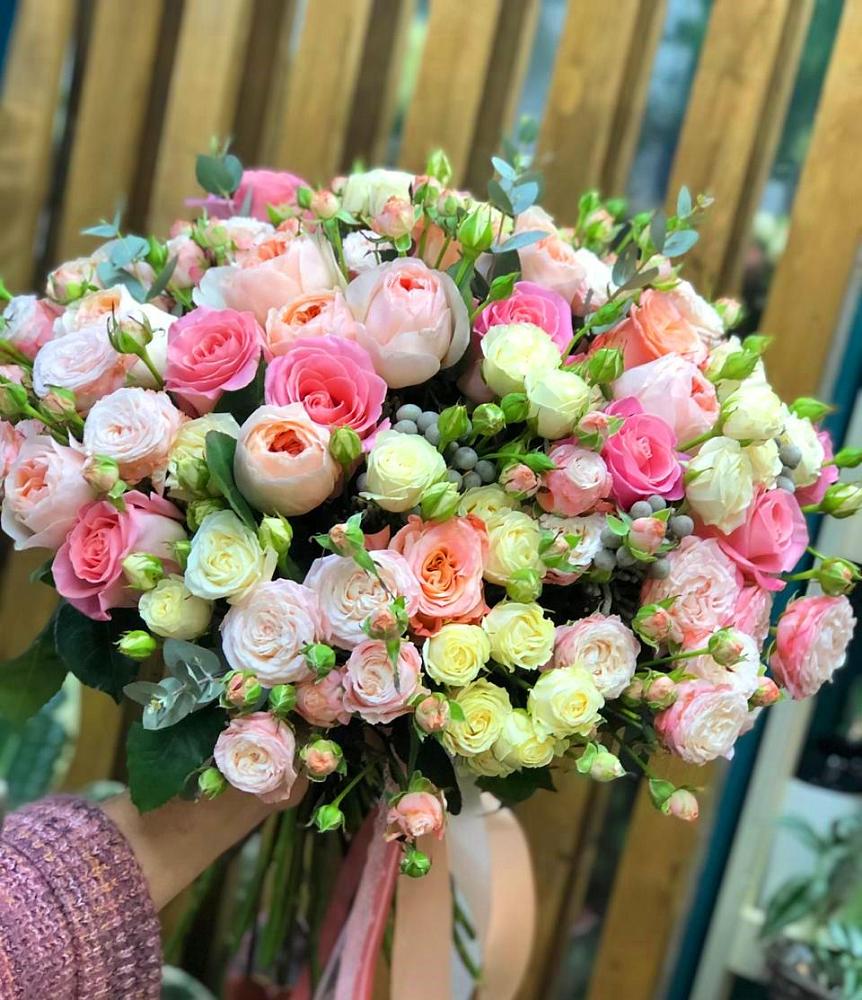 Букет цветов из: Розы в Цильне