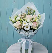 Букет цветов из:  Розы и Лизиантусы в Цильне