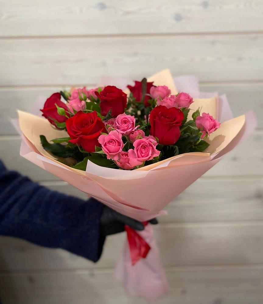 Букет цветов из: Розы в Цильне
