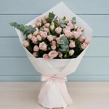 Букет цветов из:  Розы в Цильне