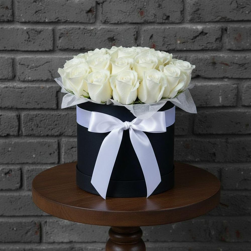 Цветочная композиция из Розы в шляпной коробке в Цильне