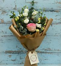 Букет цветов из:  Розы и Лизиантусы в Цильне