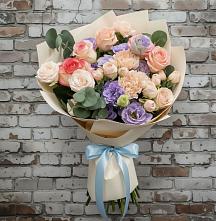Букет цветов из:  Розы, Лизиантусы и Гвоздики в Цильне