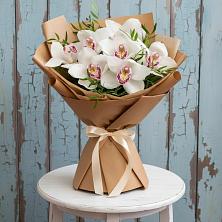 Букет цветов из:  Орхидеи и Розы в Цильне