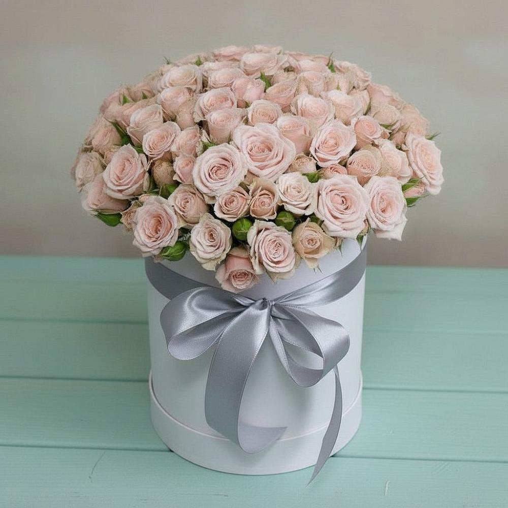 Цветочная композиция из Розы в шляпной коробке в Цильне